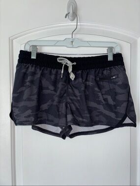 Vuori Clementine shorts M camo camouflage